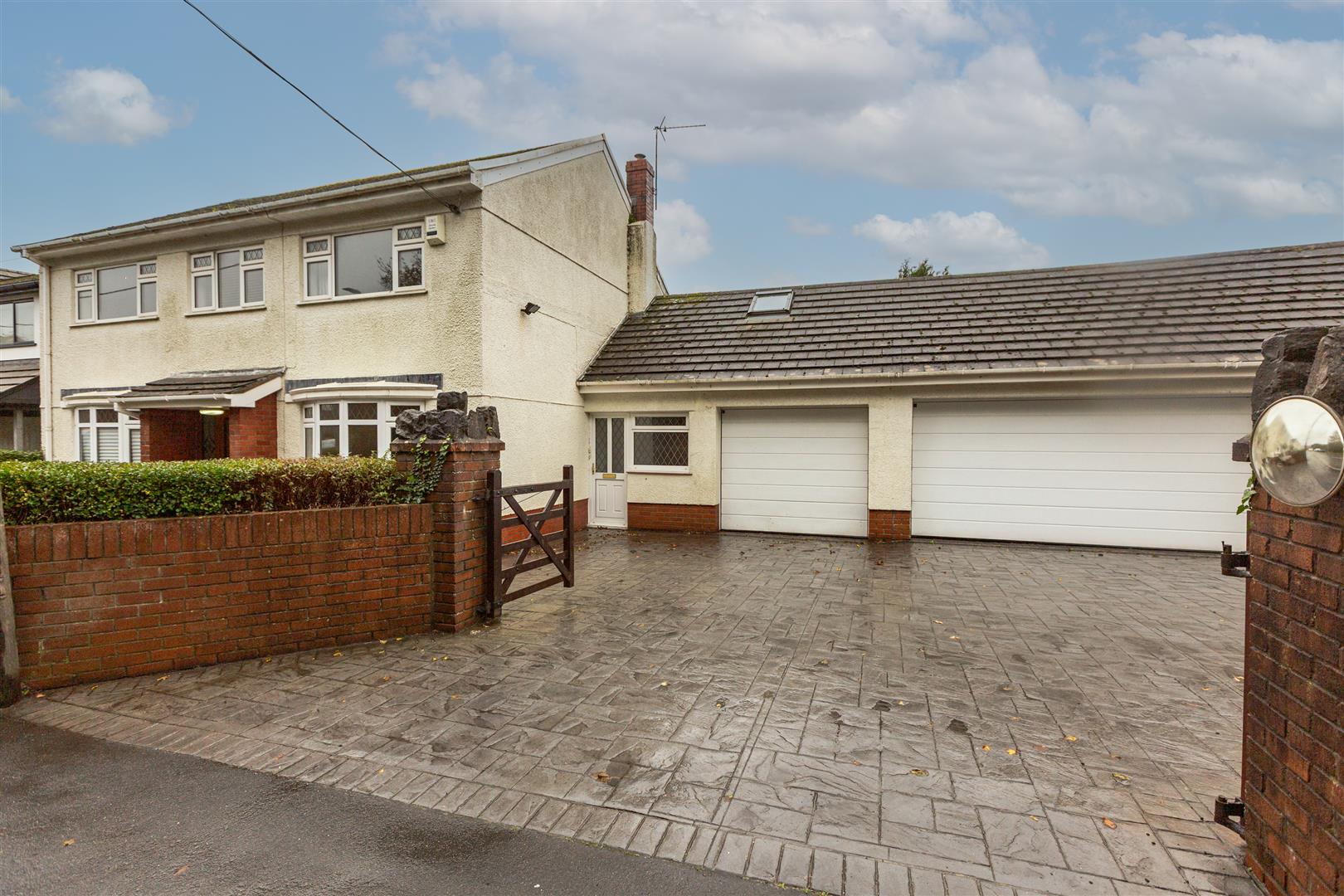 Llanmorlais, Swansea, SA4 3RY